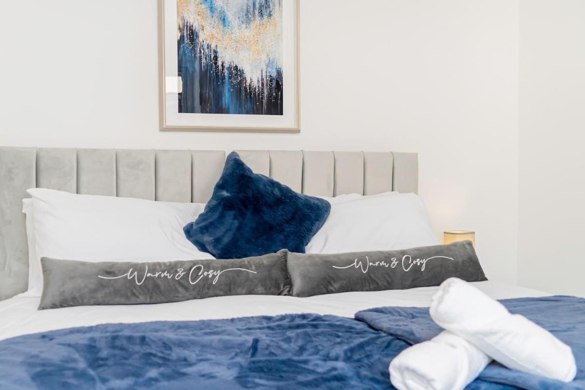 Holiday home Luxury With Parking Near Everything! Netflix, Pool, Gaming - Long Savings - Perfect For Nhs, Contractors, Relocators Cardiff