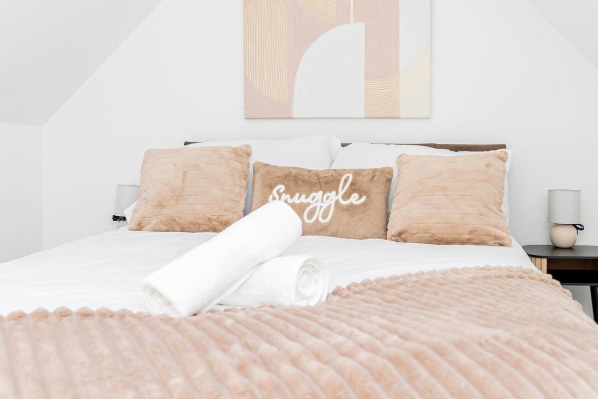 Luxury With Parking Near Everything! Netflix, Pool, Gaming - Long Savings - Perfect For Nhs, Contractors, Relocators * Cardiff